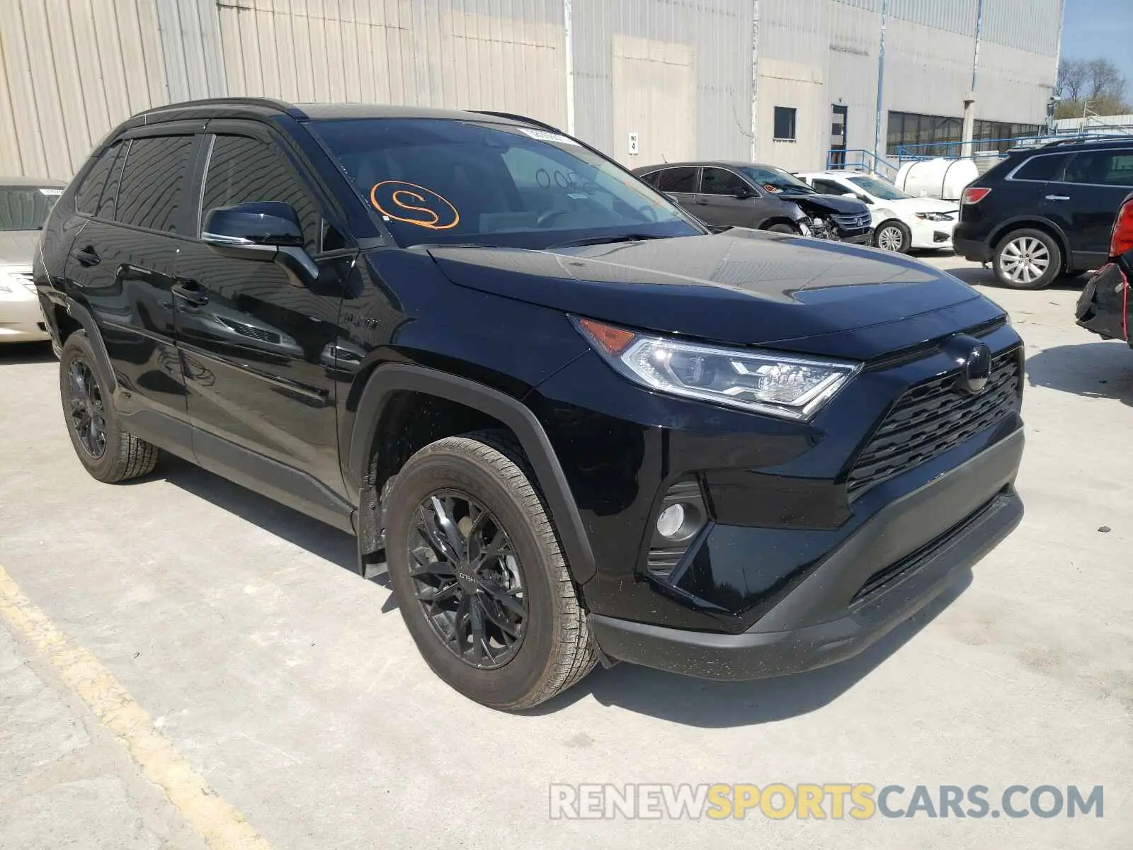 1 Photograph of a damaged car 4T3R6RFVXMU016429 TOYOTA RAV4 2021