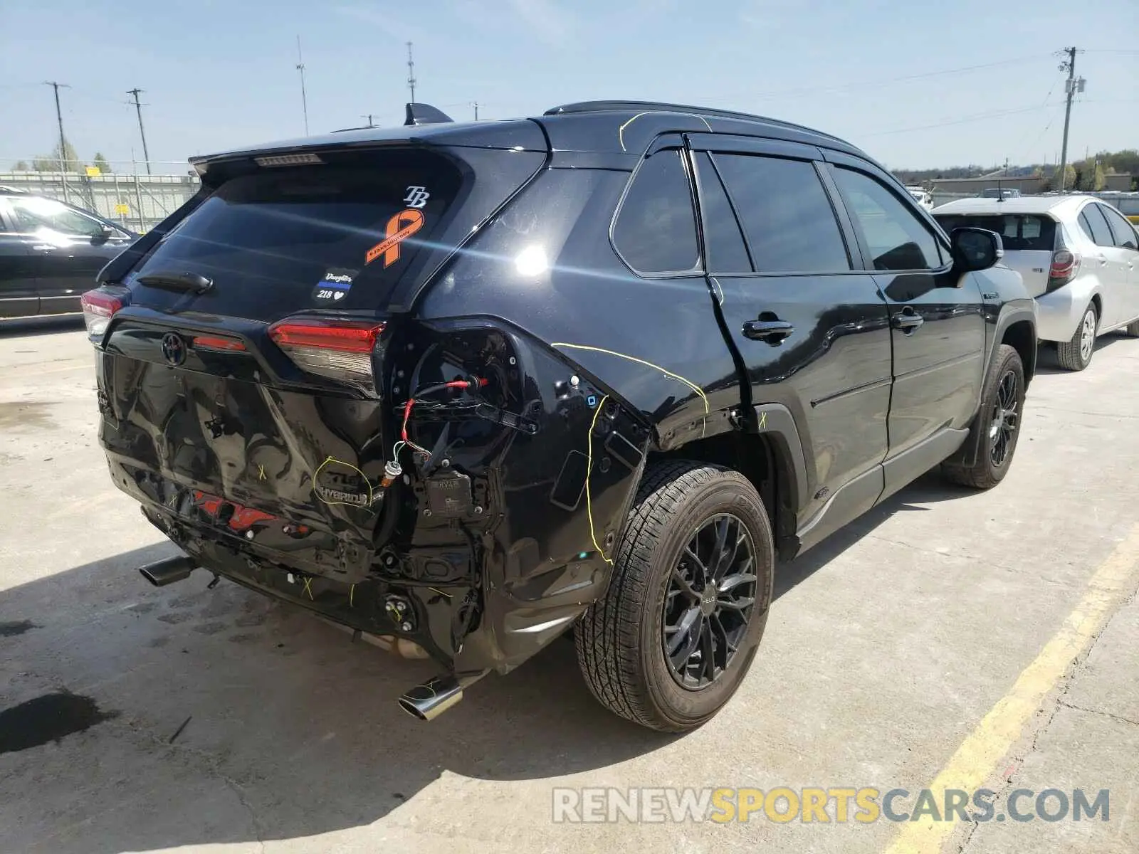 4 Photograph of a damaged car 4T3R6RFVXMU016429 TOYOTA RAV4 2021