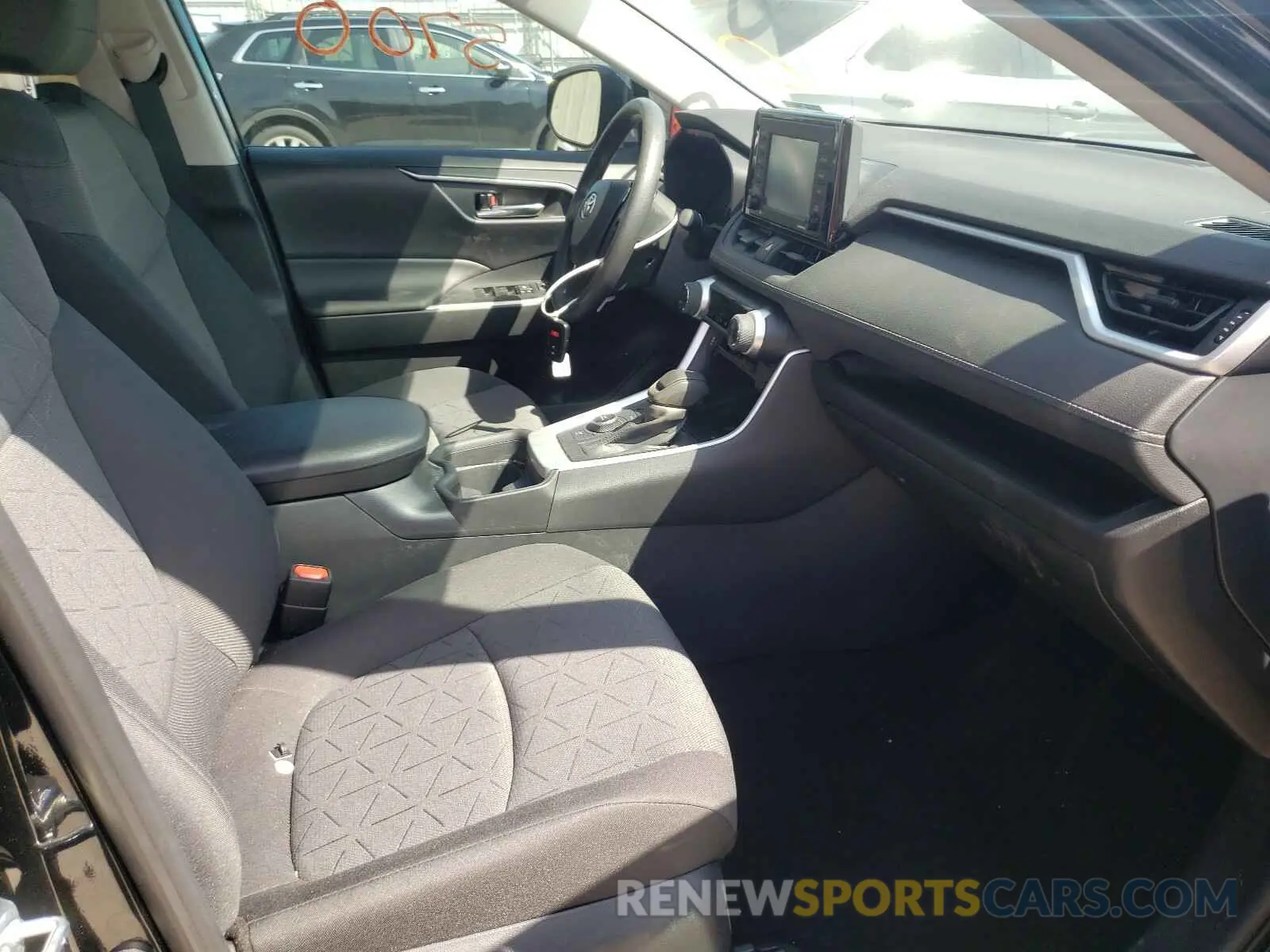5 Photograph of a damaged car 4T3R6RFVXMU016429 TOYOTA RAV4 2021