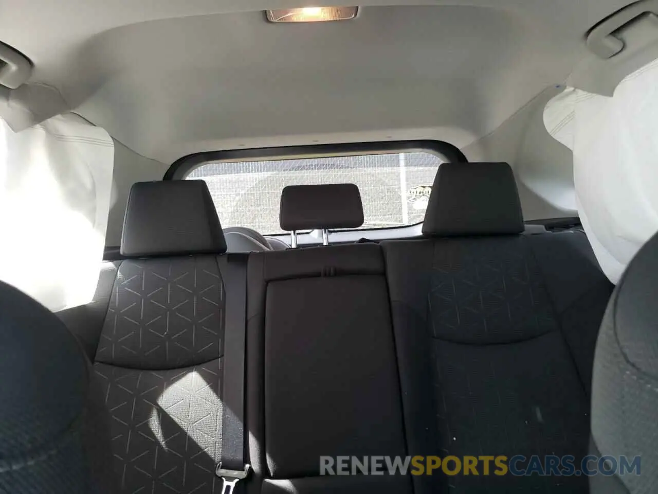 10 Photograph of a damaged car 4T3RWRFV2MU030549 TOYOTA RAV4 2021