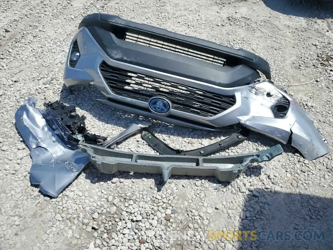 13 Photograph of a damaged car 4T3RWRFV5MU024700 TOYOTA RAV4 2021