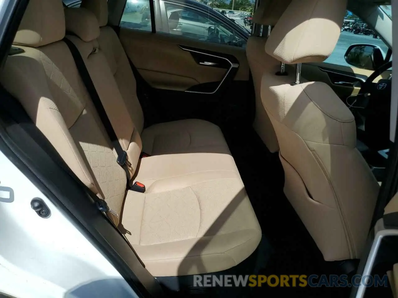 11 Photograph of a damaged car 4T3RWRFV6MU038850 TOYOTA RAV4 2021