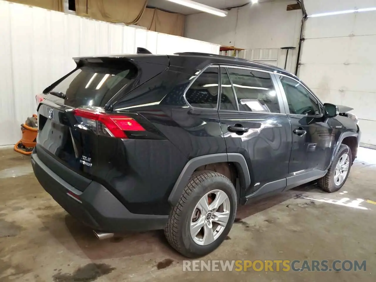 3 Фотография поврежденного автомобиля 4T3RWRFV8MU031060 TOYOTA RAV4 2021
