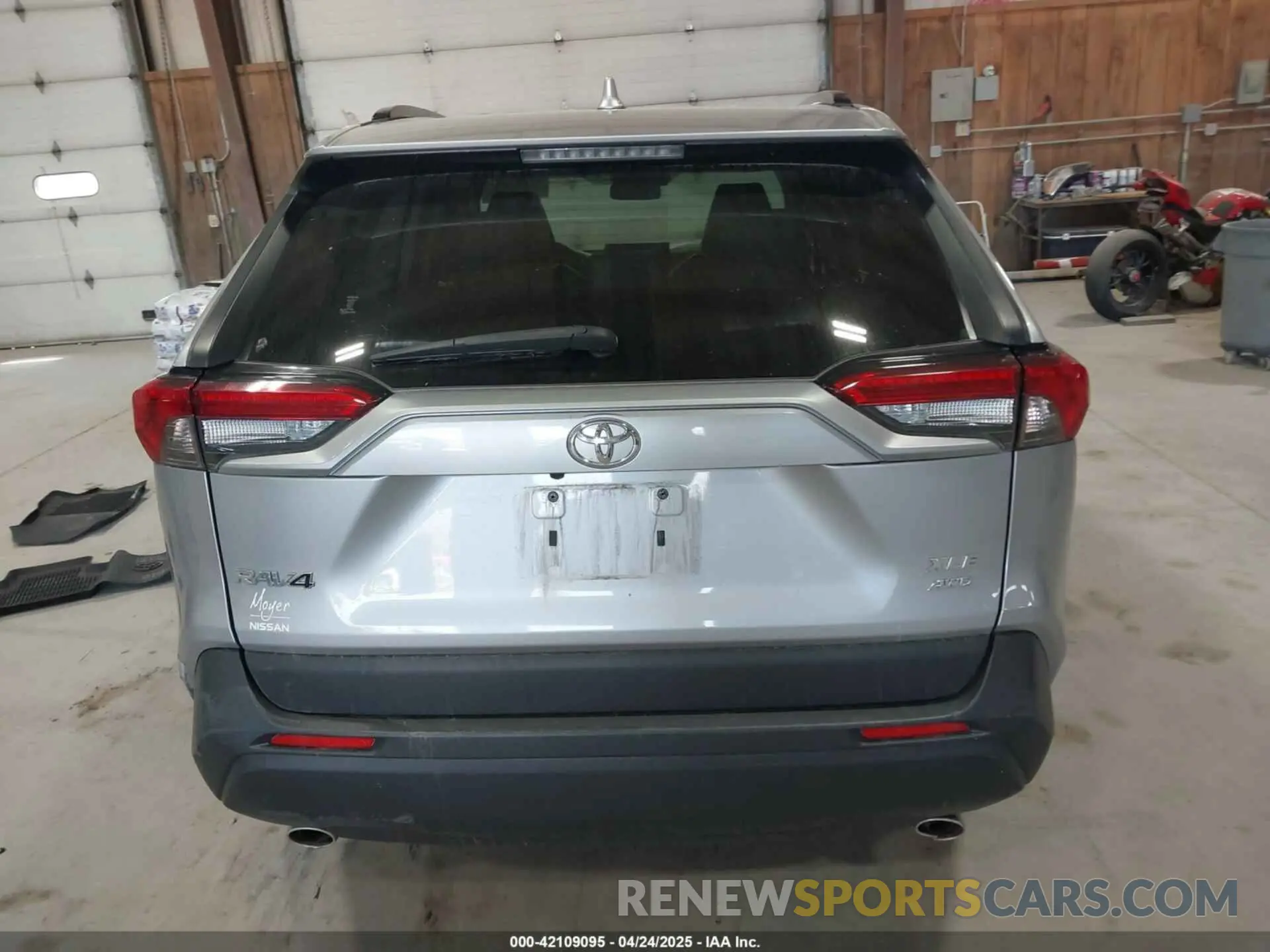 15 Photograph of a damaged car JTMA1RFV3MD075296 TOYOTA RAV4 2021