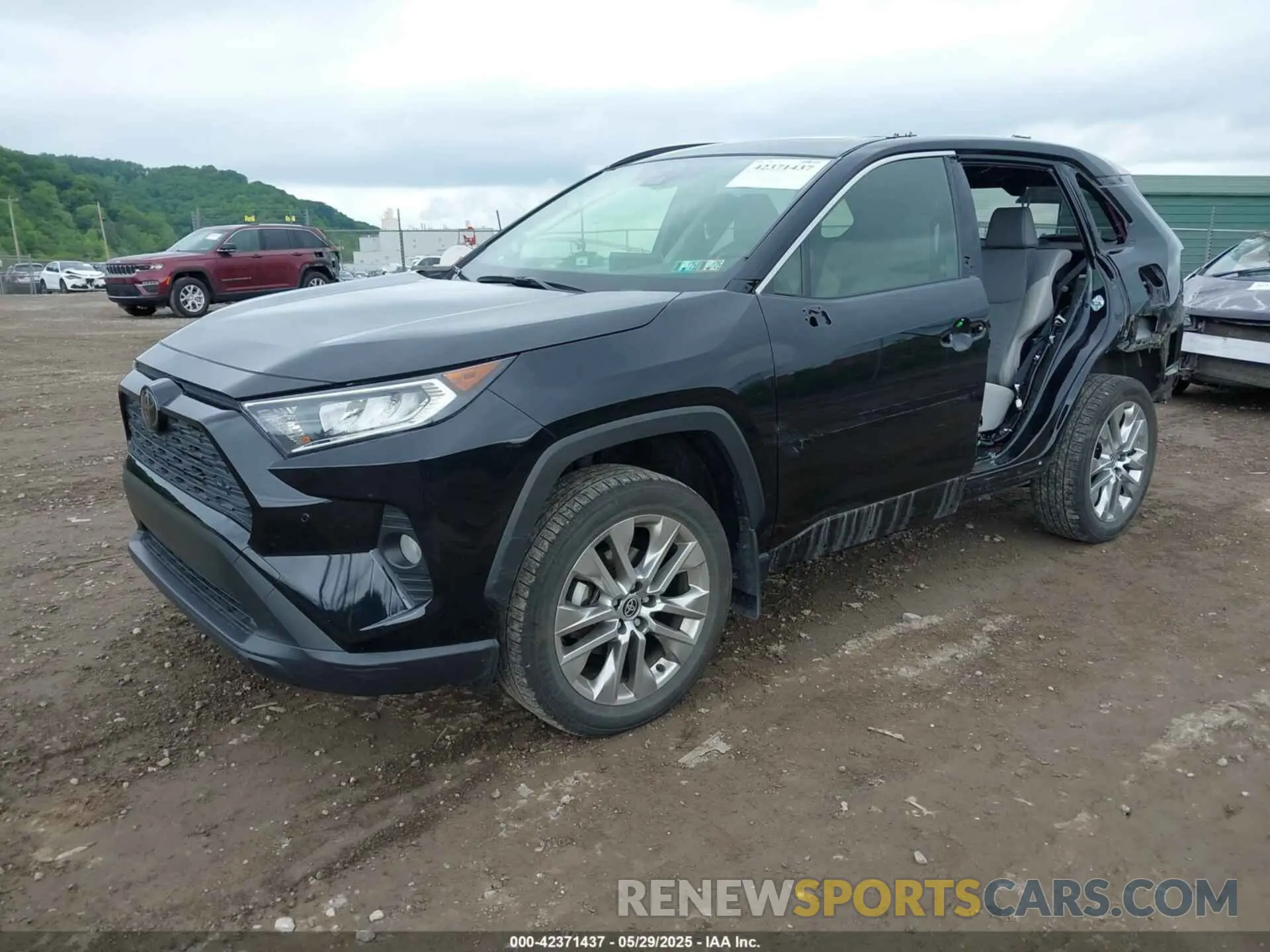 2 Фотография поврежденного автомобиля JTMA1RFV8MD069137 TOYOTA RAV4 2021