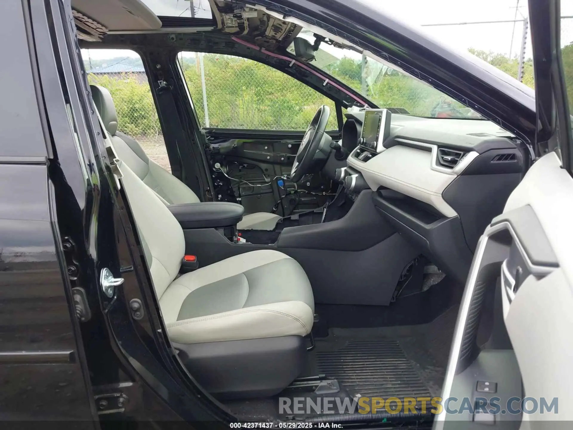 5 Фотография поврежденного автомобиля JTMA1RFV8MD069137 TOYOTA RAV4 2021