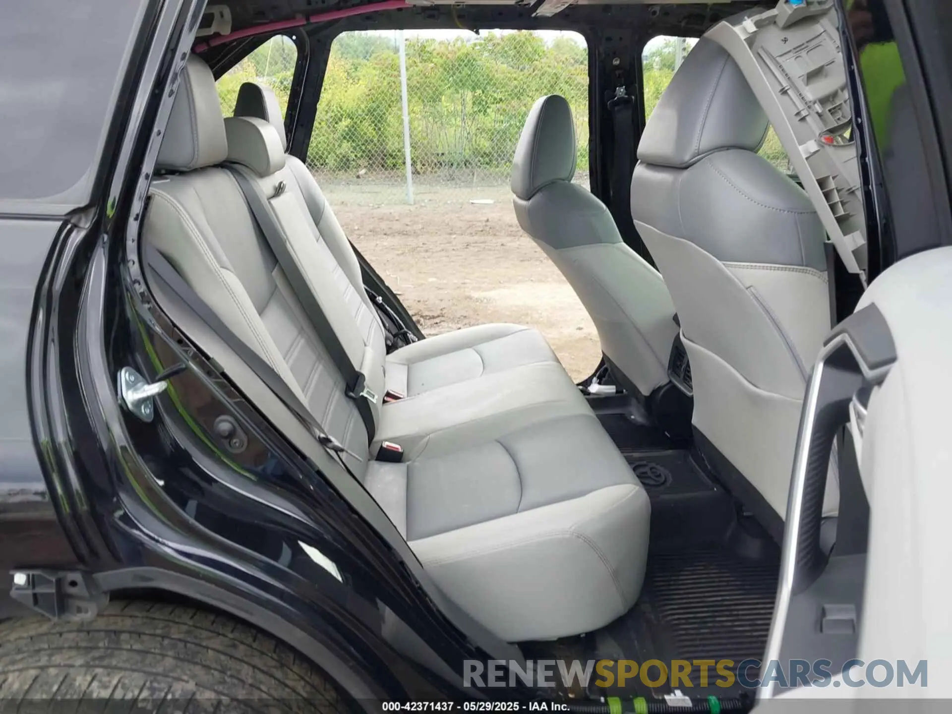 8 Фотография поврежденного автомобиля JTMA1RFV8MD069137 TOYOTA RAV4 2021