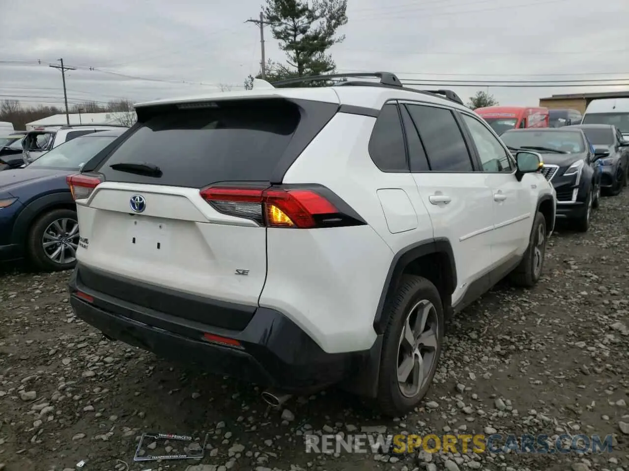 4 Photograph of a damaged car JTMAB3FVXMD067156 TOYOTA RAV4 2021