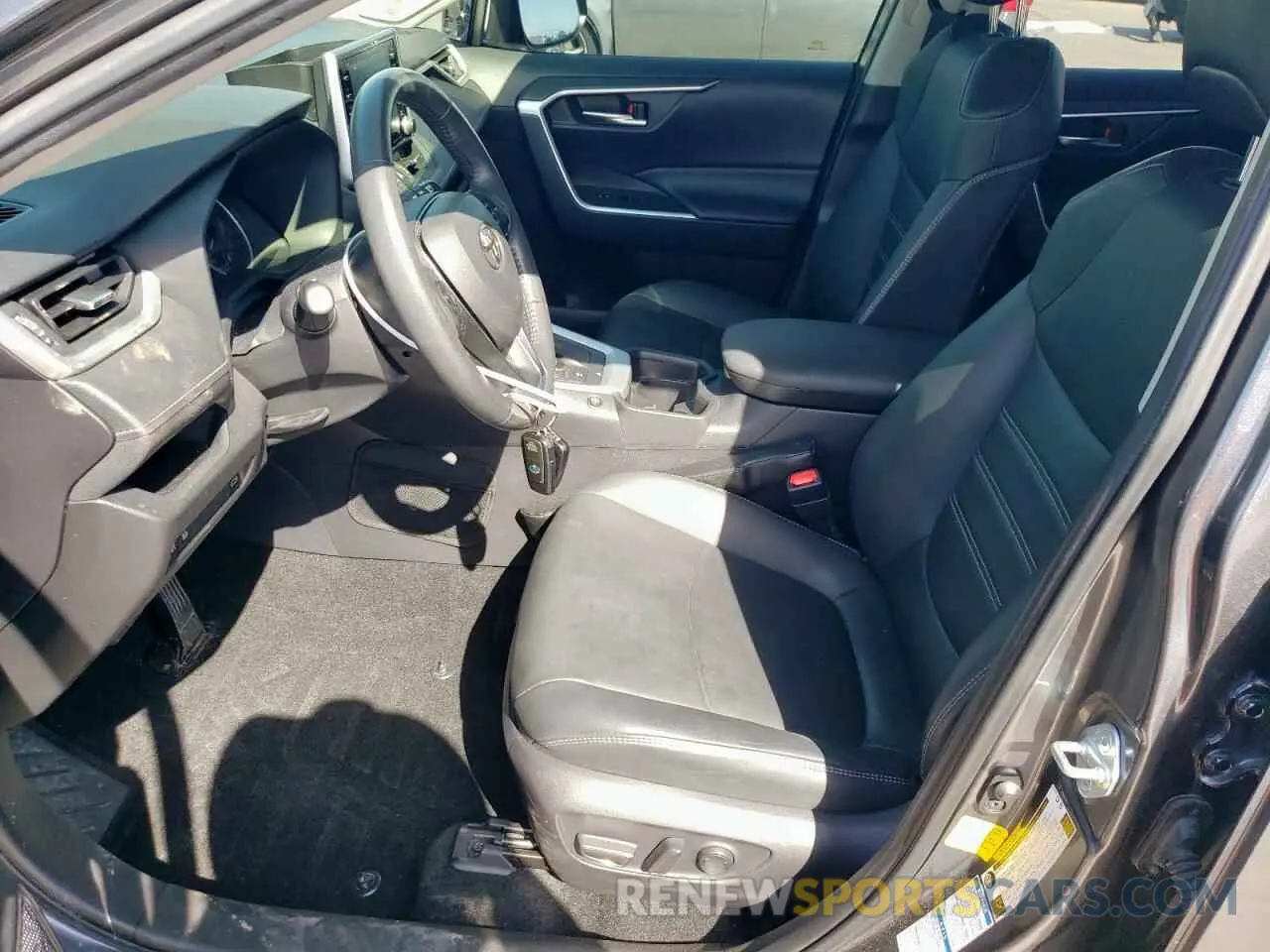 7 Photograph of a damaged car JTMB6RFV7MD042078 TOYOTA RAV4 2021