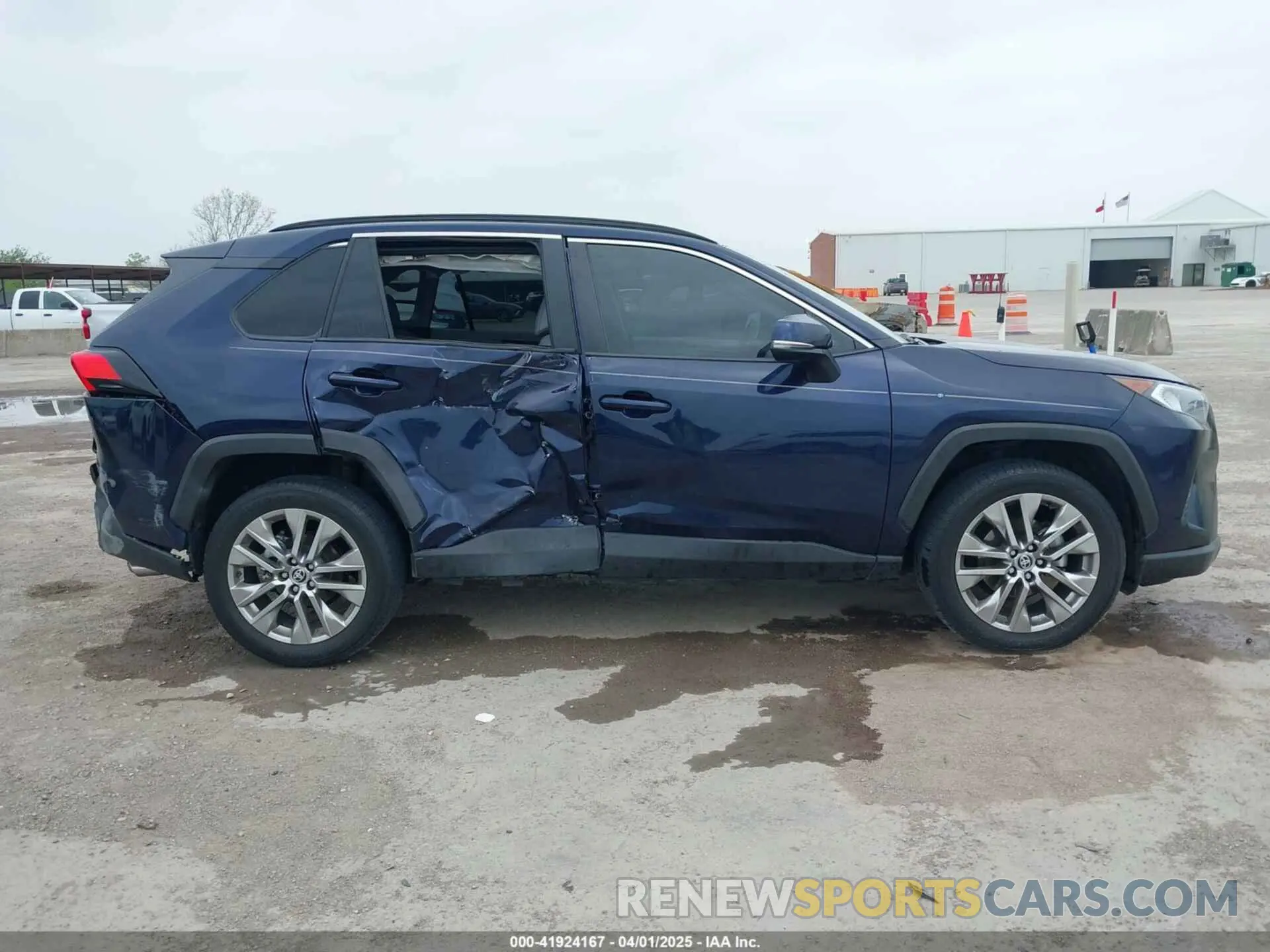 13 Фотография поврежденного автомобиля JTMC1RFV9MD070483 TOYOTA RAV4 2021