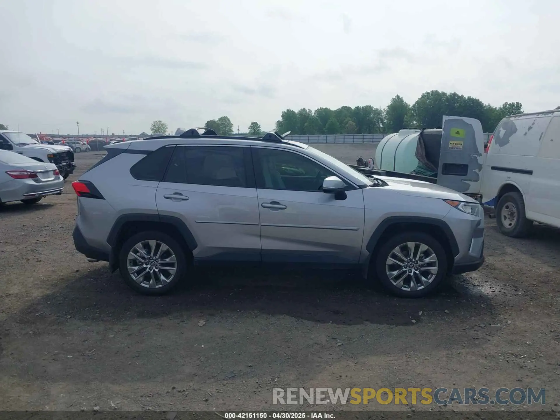 13 Photograph of a damaged car JTMC1RFV9MD522528 TOYOTA RAV4 2021