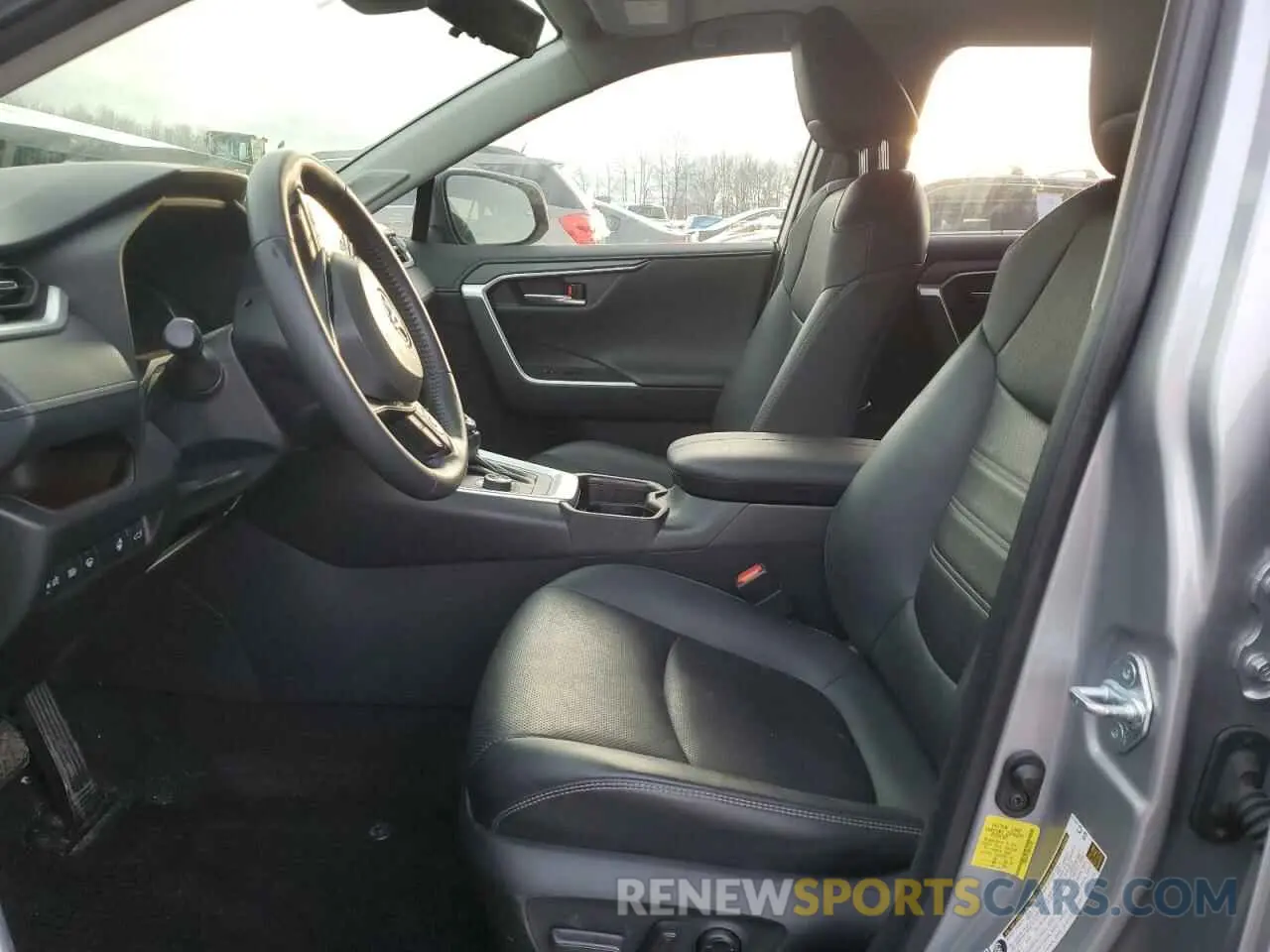 7 Фотография поврежденного автомобиля JTMD6RFV3MD033192 TOYOTA RAV4 2021