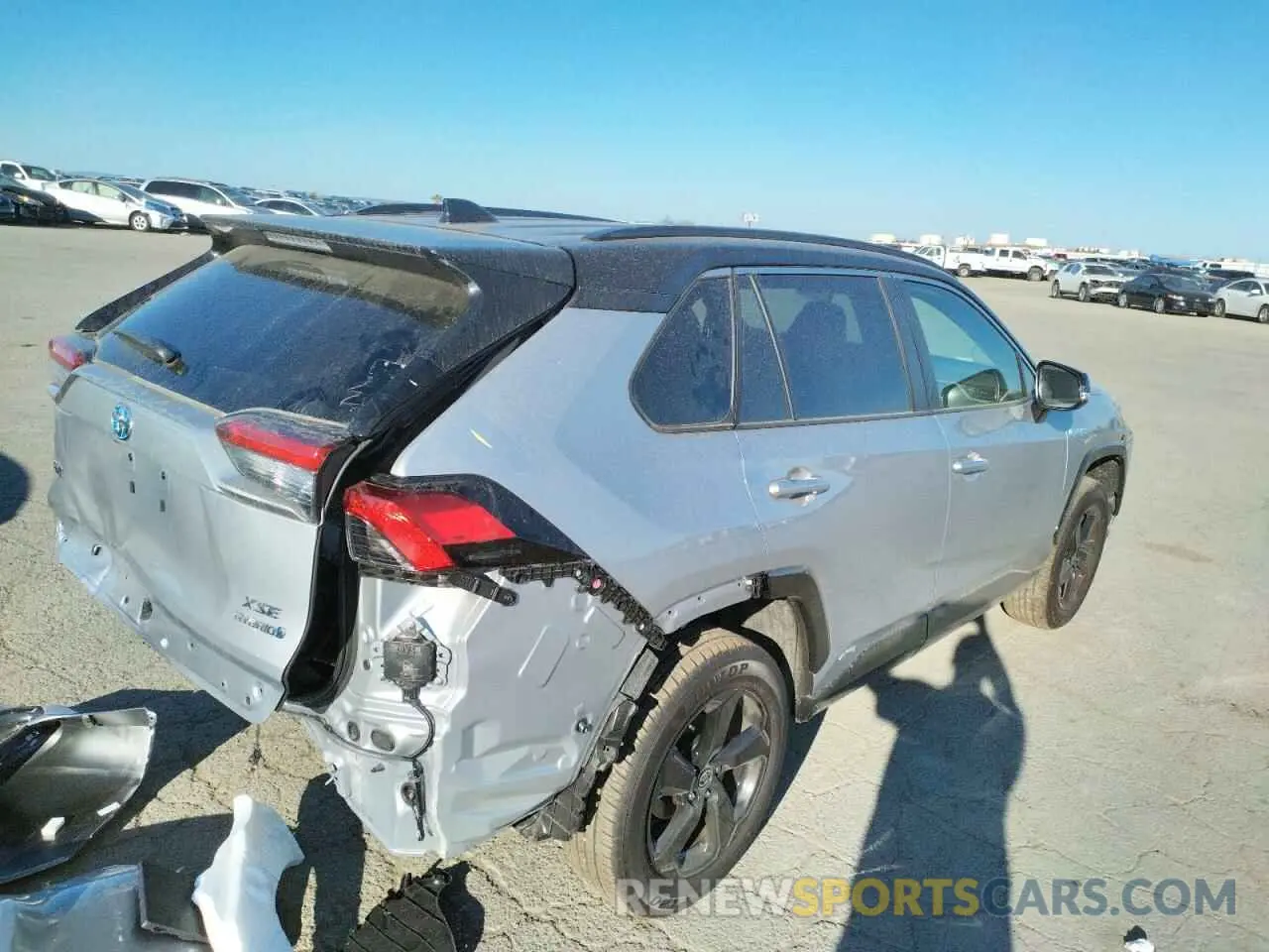 4 Photograph of a damaged car JTME6RFV2MD518136 TOYOTA RAV4 2021