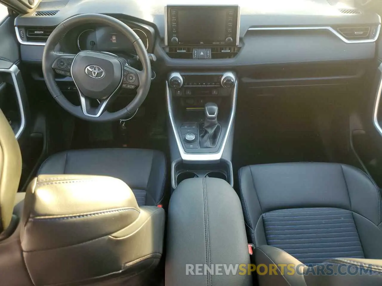 8 Фотография поврежденного автомобиля JTME6RFVXMD512021 TOYOTA RAV4 2021