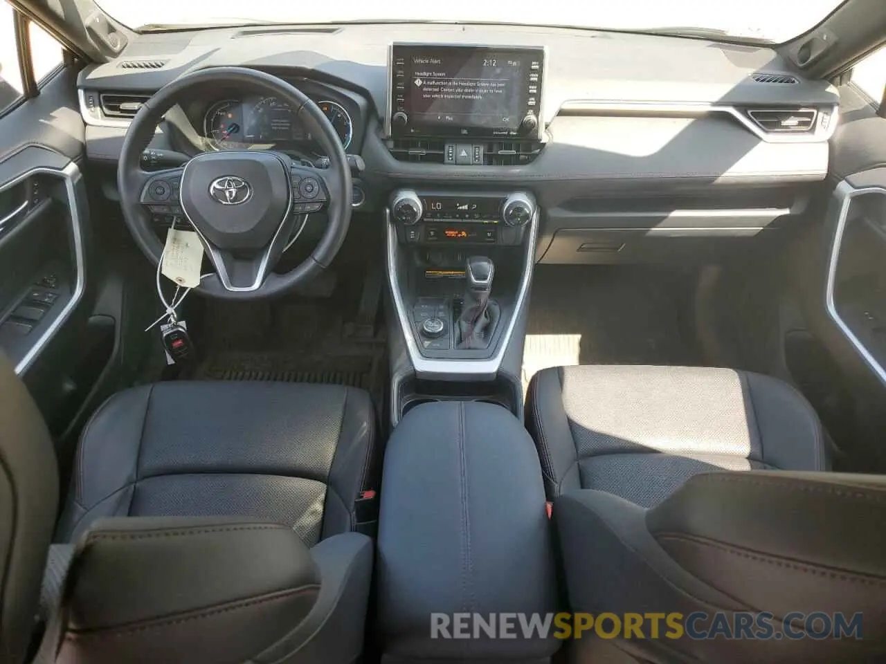 8 Фотография поврежденного автомобиля JTMFB3FVXMD068393 TOYOTA RAV4 2021
