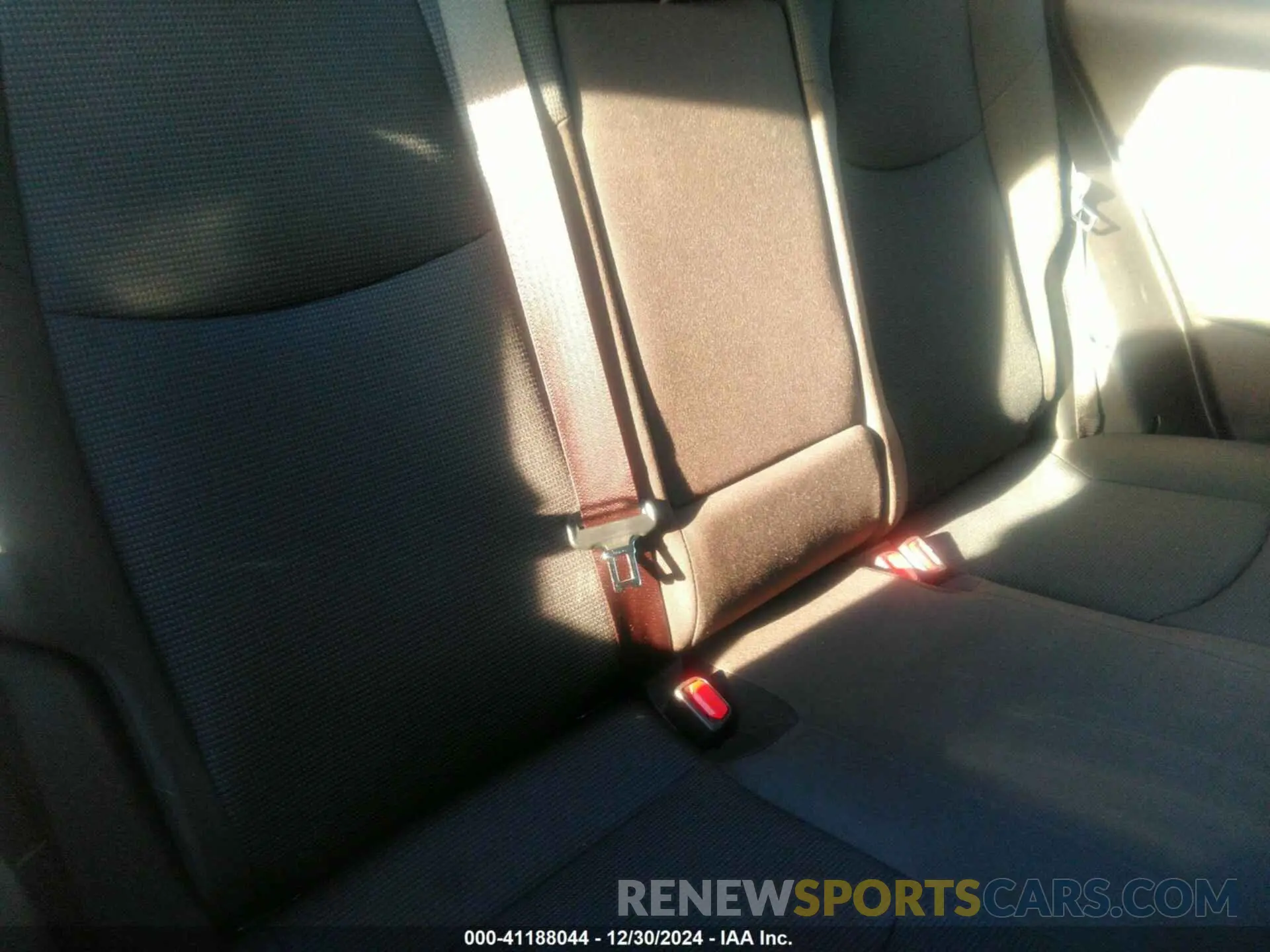 8 Фотография поврежденного автомобиля JTMG1RFV1MD071032 TOYOTA RAV4 2021