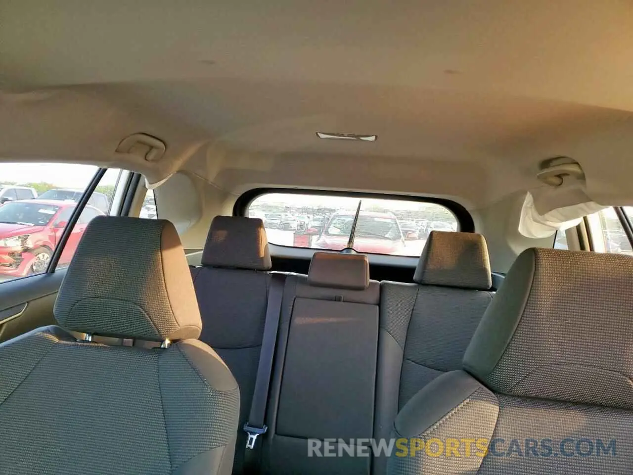 10 Фотография поврежденного автомобиля JTMLWRFV5MD131118 TOYOTA RAV4 2021
