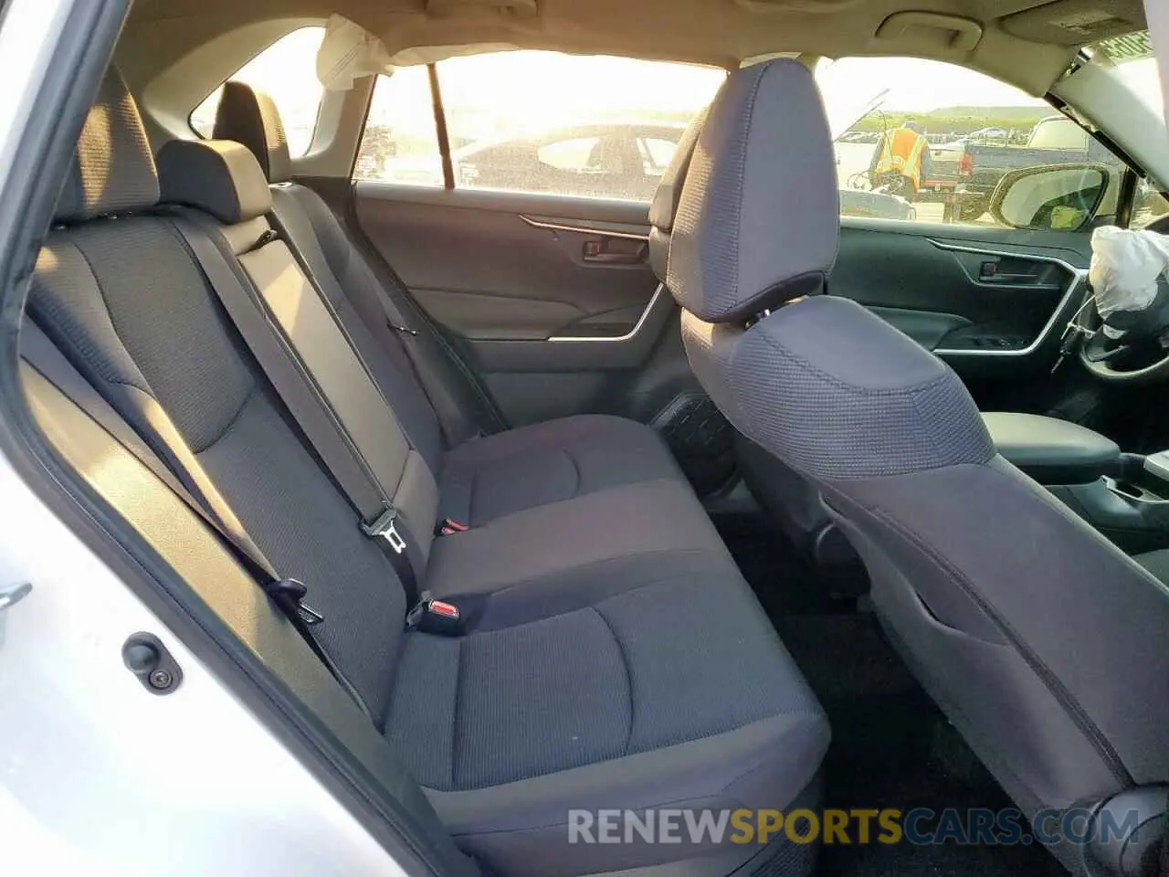 11 Фотография поврежденного автомобиля JTMLWRFV5MD131118 TOYOTA RAV4 2021