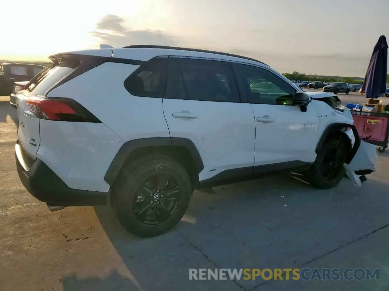 3 Фотография поврежденного автомобиля JTMLWRFV5MD131118 TOYOTA RAV4 2021
