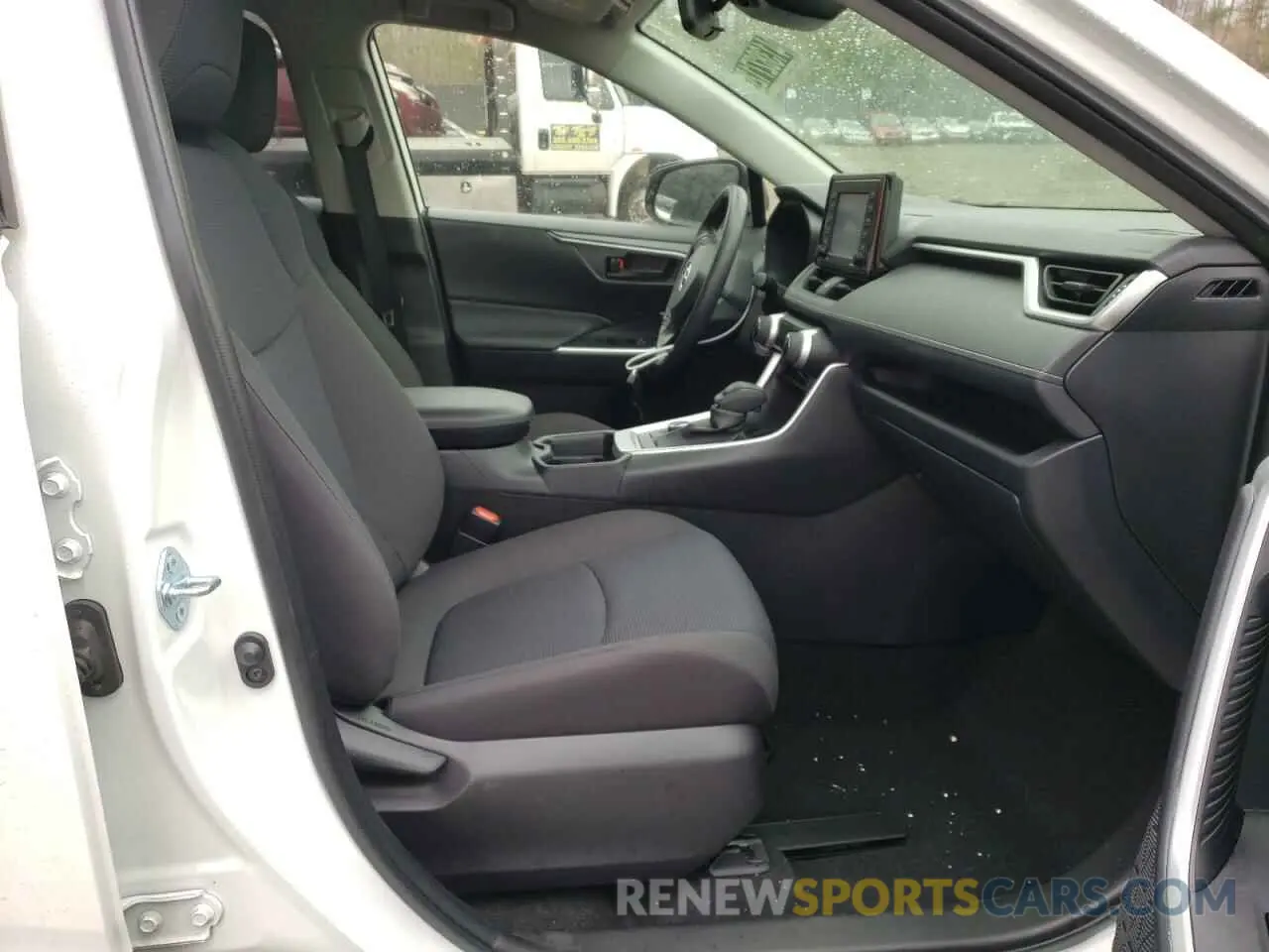 5 Photograph of a damaged car JTMLWRFV8MD127760 TOYOTA RAV4 2021