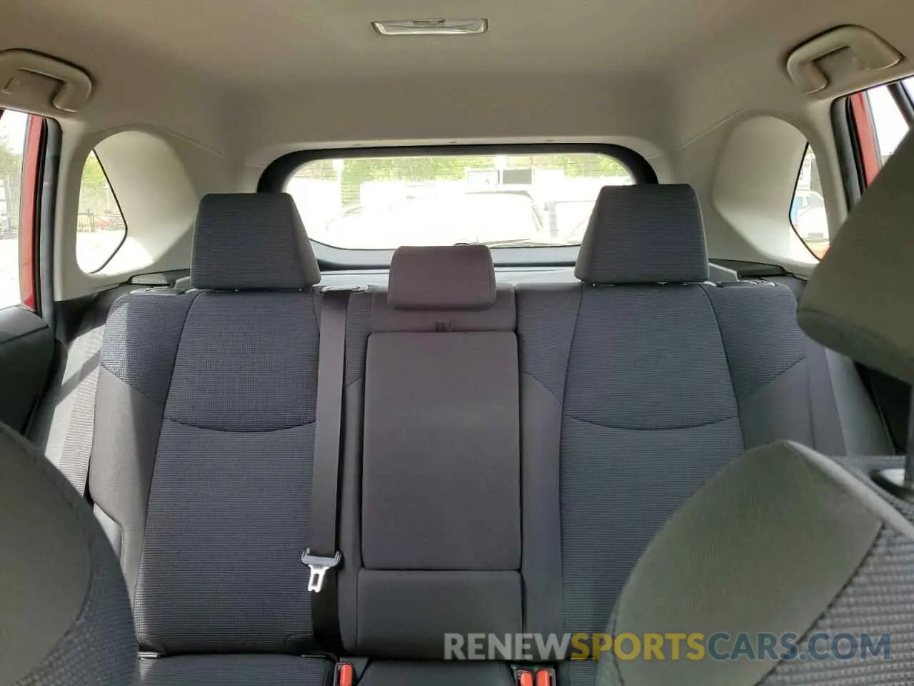 10 Photograph of a damaged car JTMM6RFV9MD016333 TOYOTA RAV4 2021