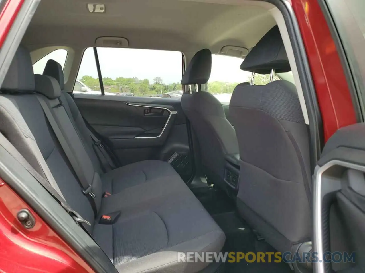 11 Photograph of a damaged car JTMM6RFV9MD016333 TOYOTA RAV4 2021