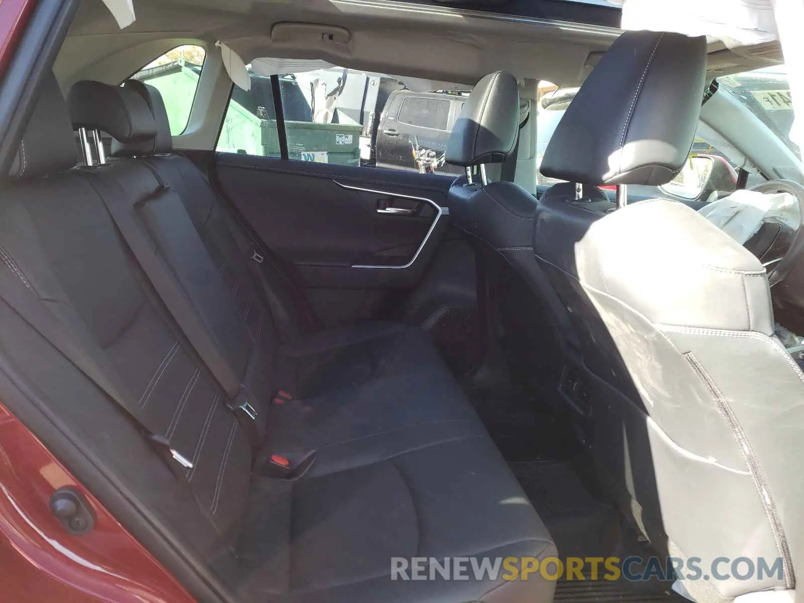 6 Photograph of a damaged car JTMN1RFV6MD073608 TOYOTA RAV4 2021