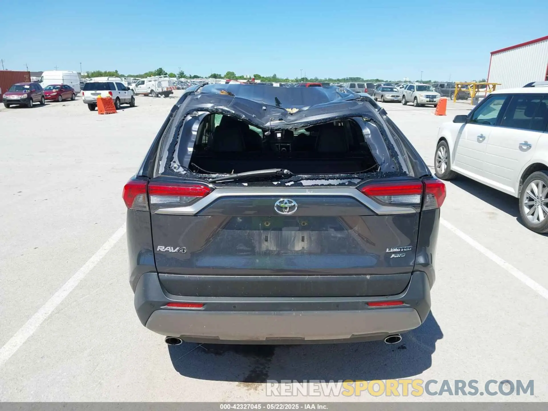 14 Photograph of a damaged car JTMN1RFV6MD076878 TOYOTA RAV4 2021