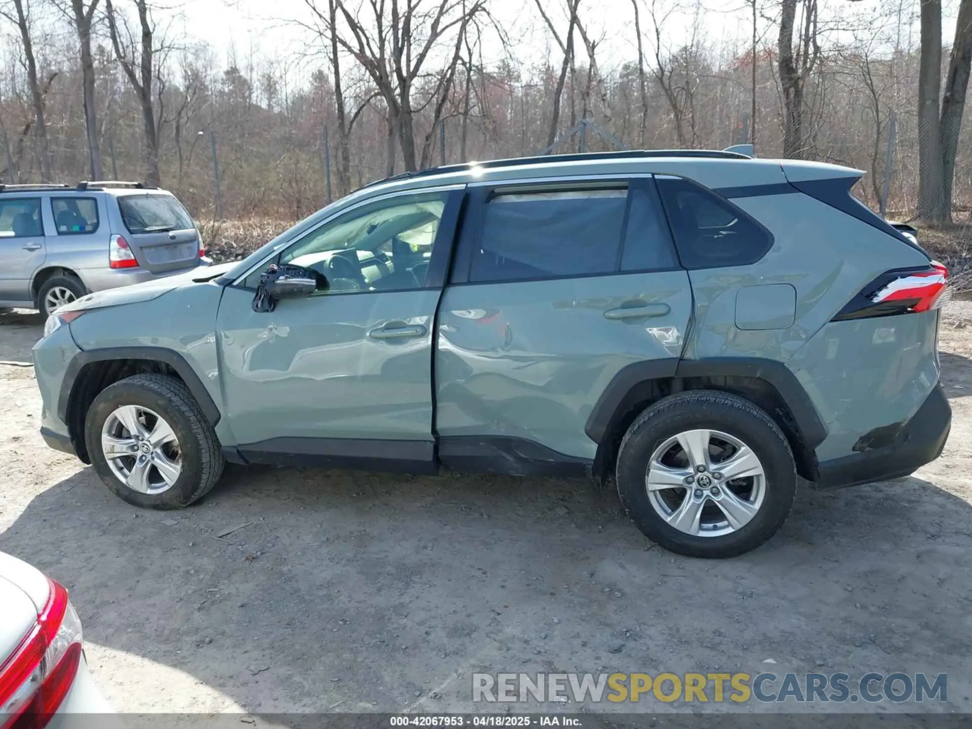14 Photograph of a damaged car JTMP1RFV1MD076165 TOYOTA RAV4 2021