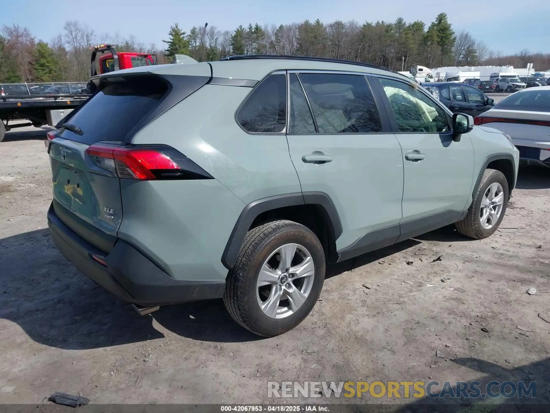 4 Photograph of a damaged car JTMP1RFV1MD076165 TOYOTA RAV4 2021