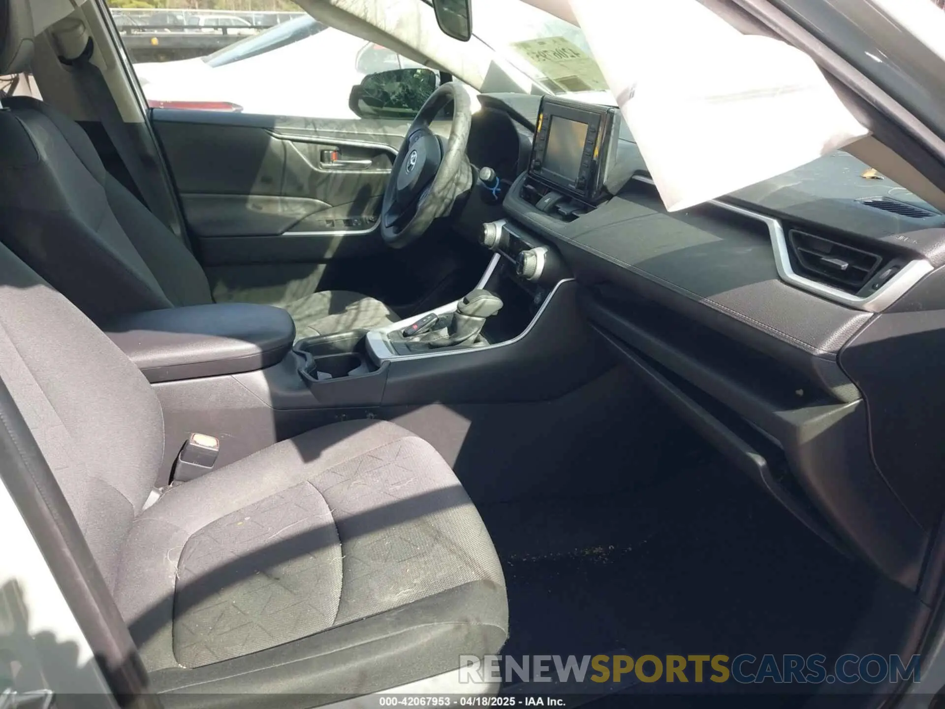 5 Photograph of a damaged car JTMP1RFV1MD076165 TOYOTA RAV4 2021