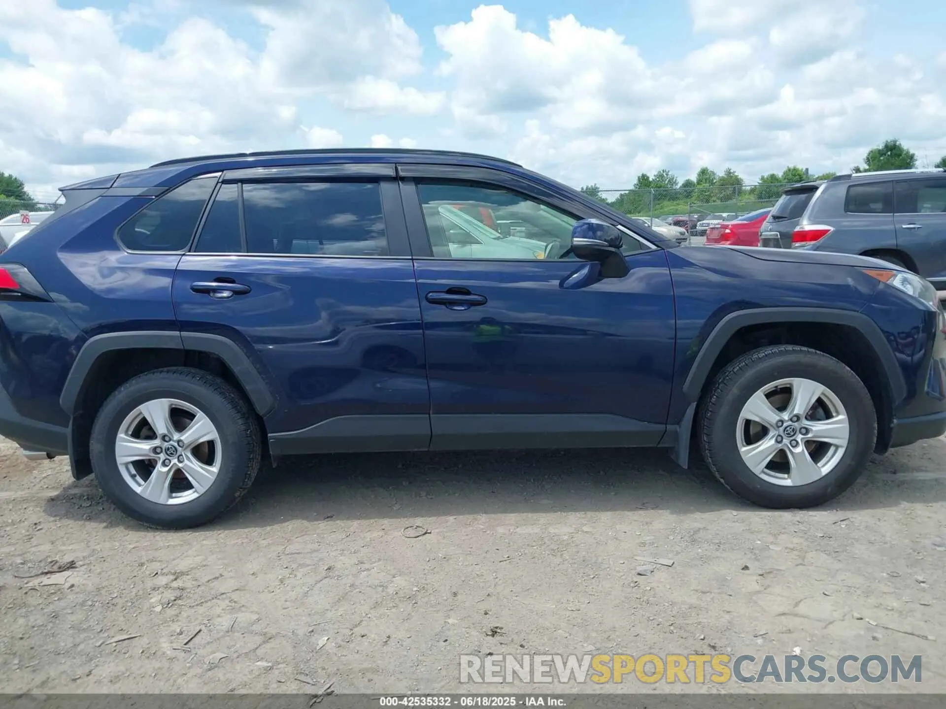 13 Фотография поврежденного автомобиля JTMP1RFV3MD072909 TOYOTA RAV4 2021