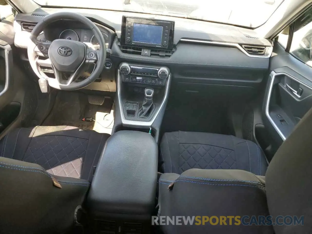 8 Фотография поврежденного автомобиля JTMP1RFV6MD072712 TOYOTA RAV4 2021