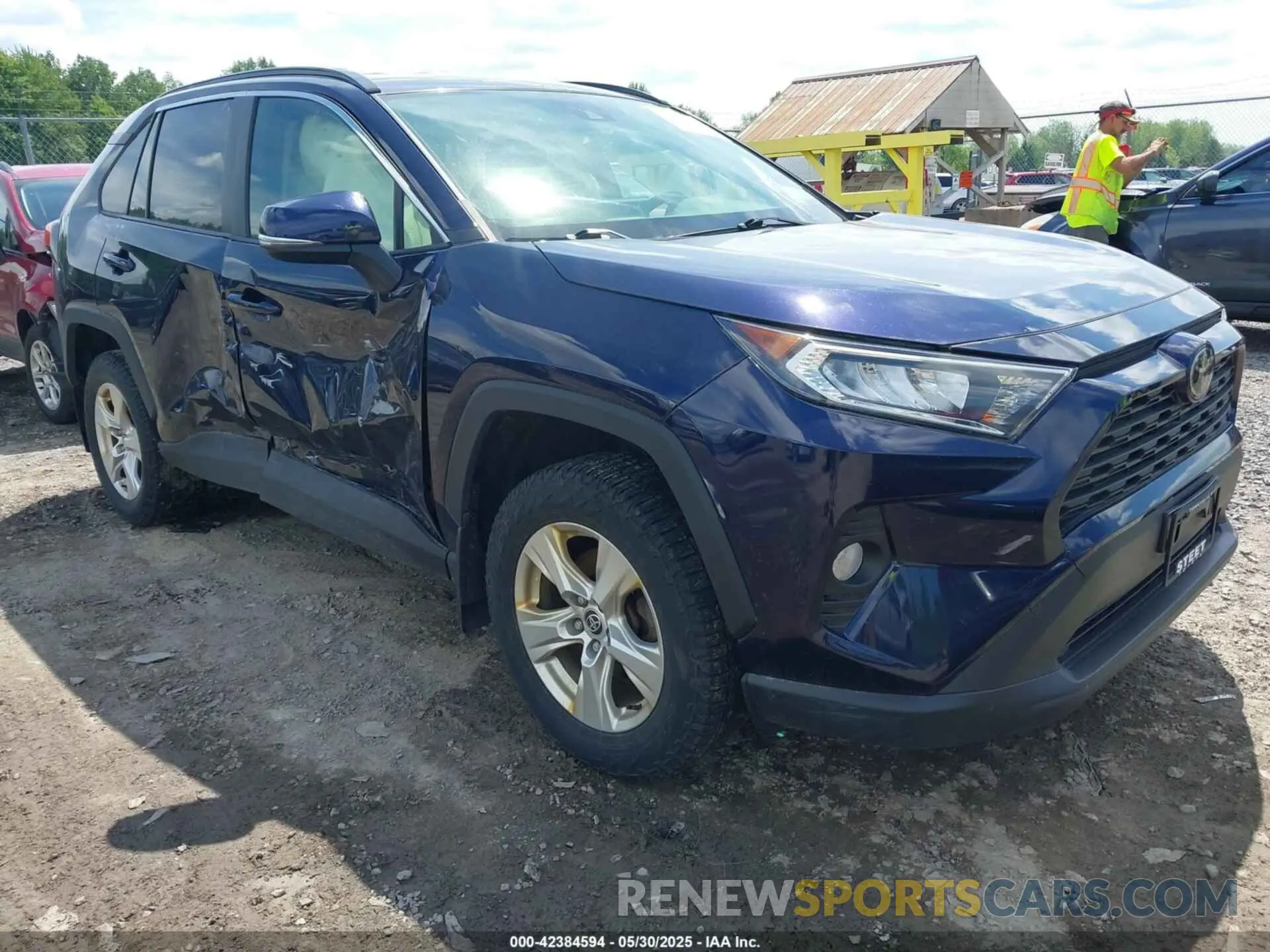 1 Фотография поврежденного автомобиля JTMP1RFV7MD069110 TOYOTA RAV4 2021