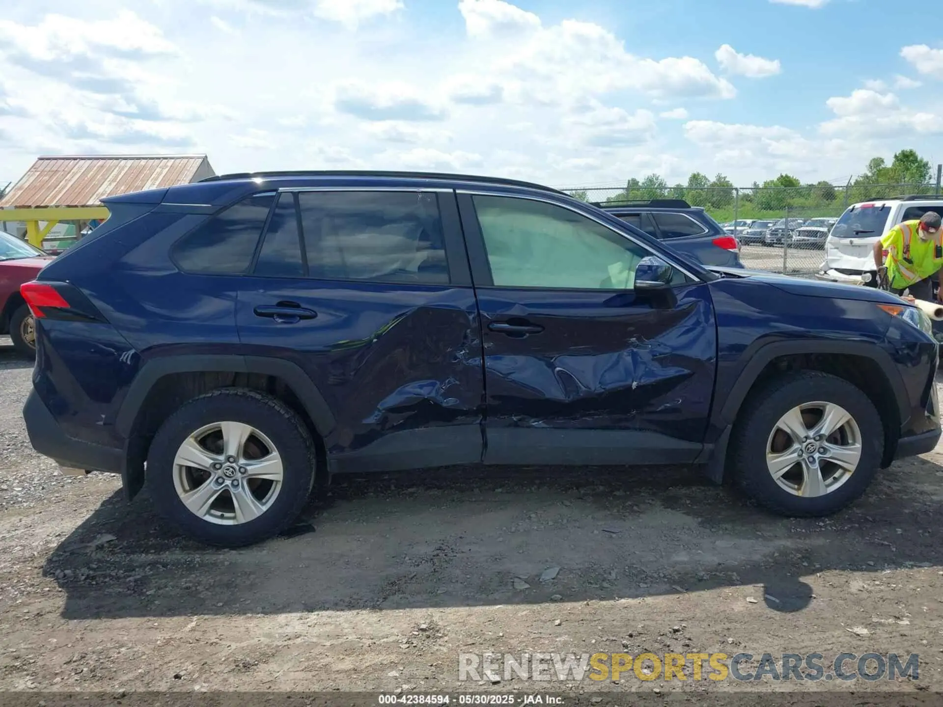 13 Фотография поврежденного автомобиля JTMP1RFV7MD069110 TOYOTA RAV4 2021