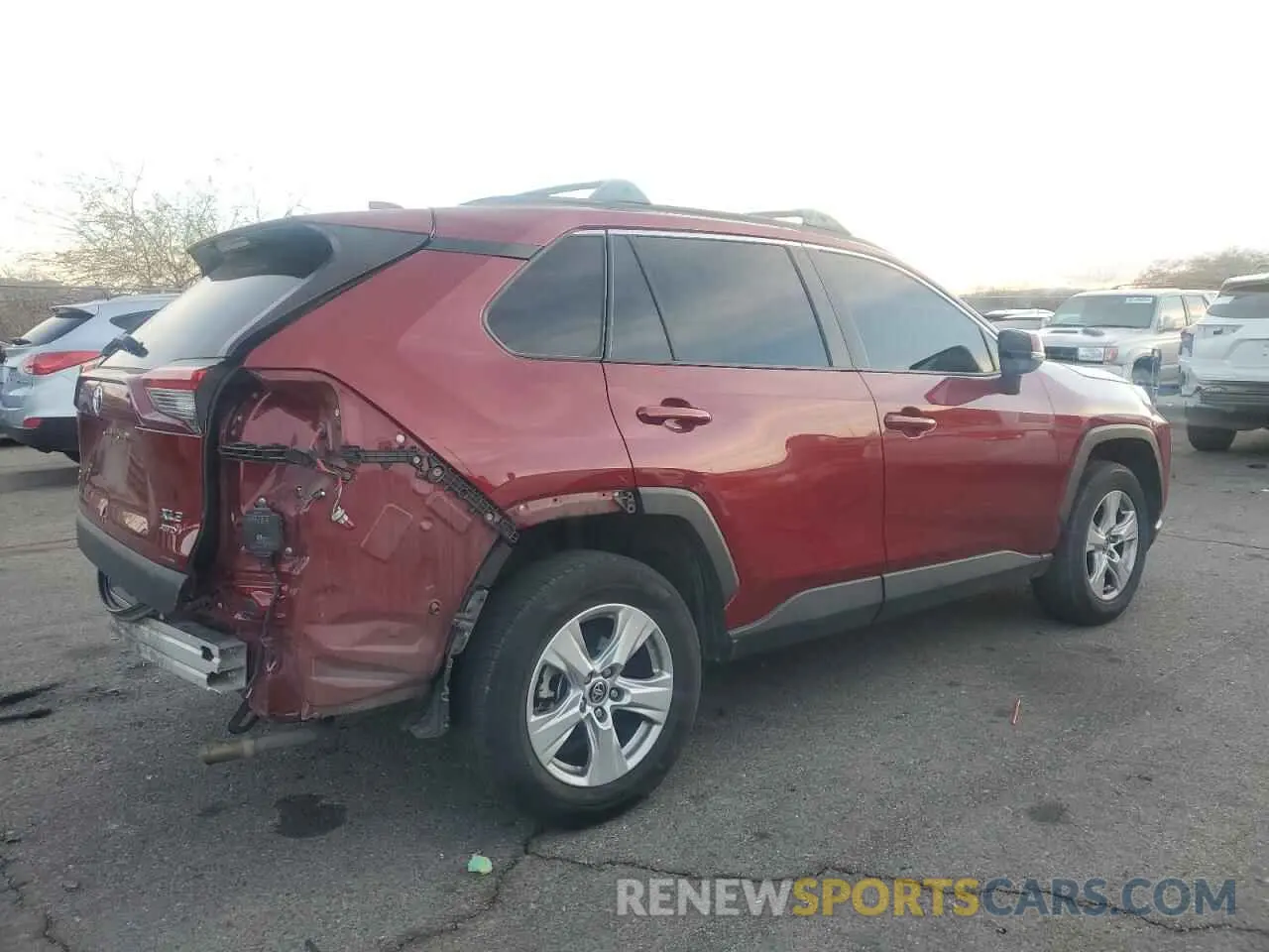 3 Фотография поврежденного автомобиля JTMP1RFVXMD072891 TOYOTA RAV4 2021