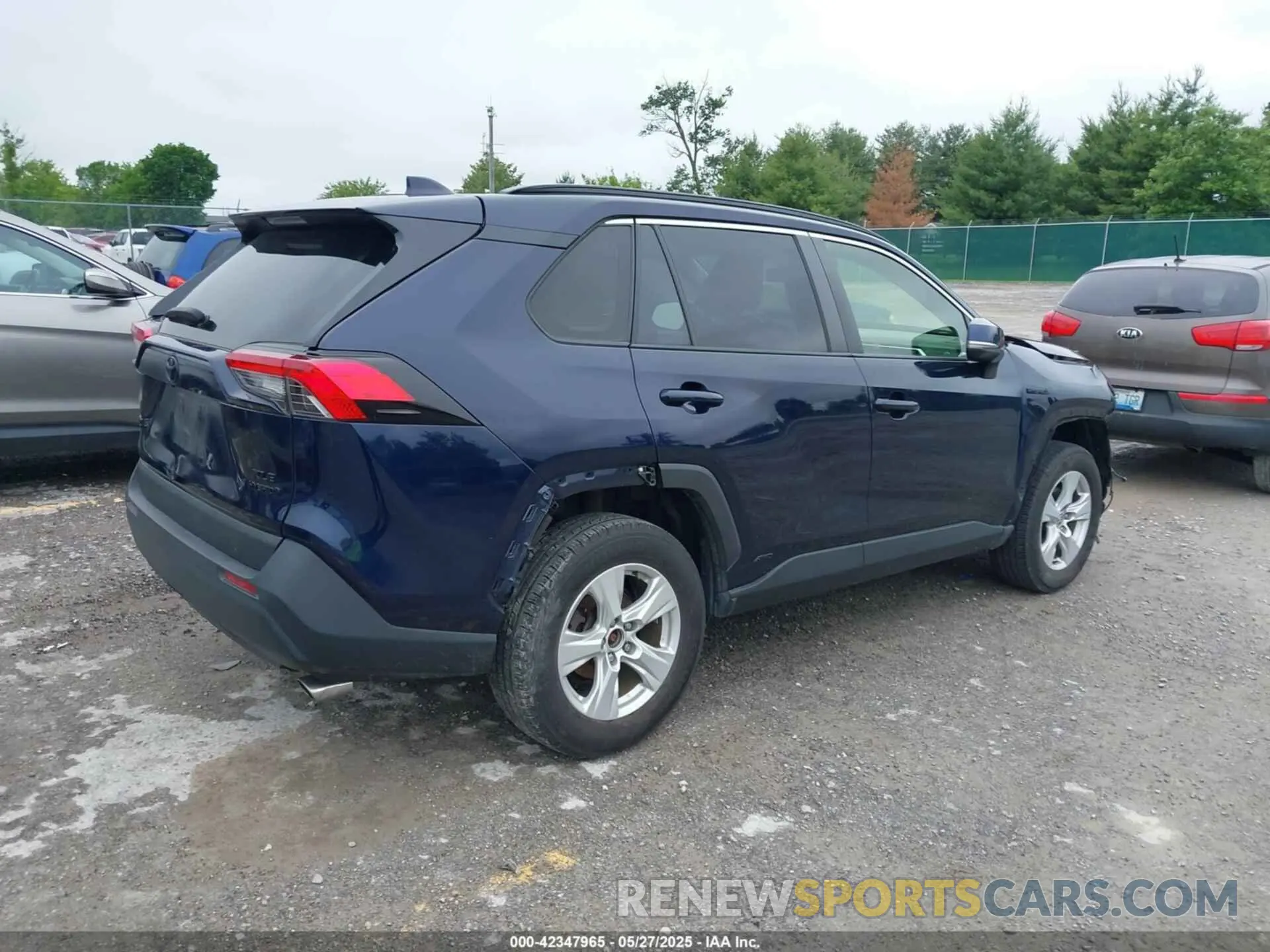 4 Photograph of a damaged car JTMR6RFV0MD507072 TOYOTA RAV4 2021