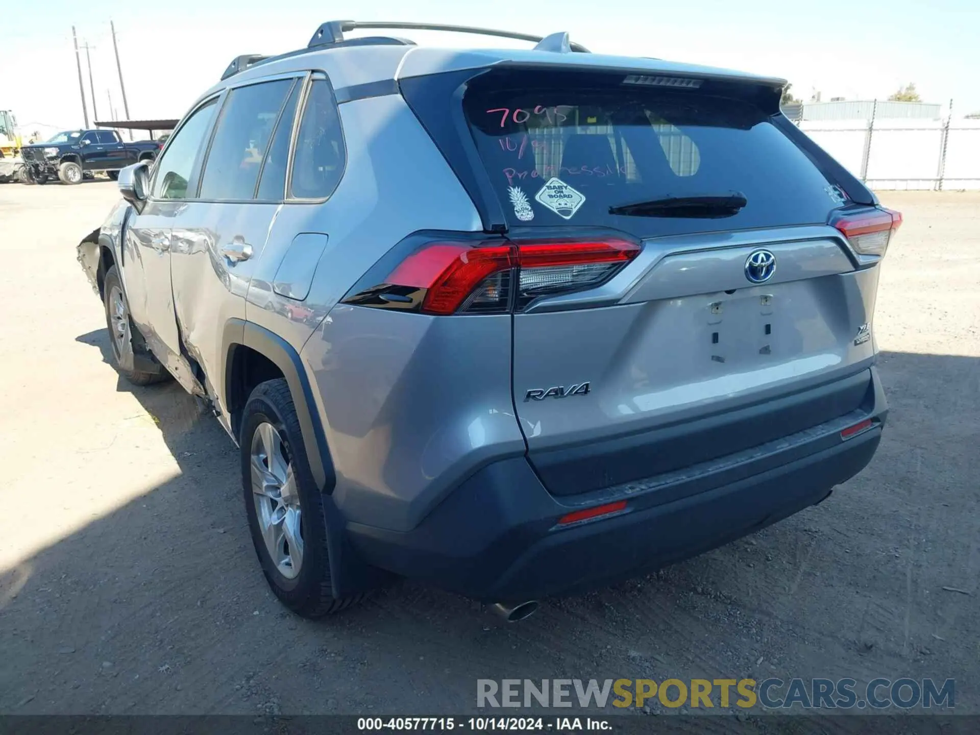 3 Фотография поврежденного автомобиля JTMR6RFV2MD009696 TOYOTA RAV4 2021