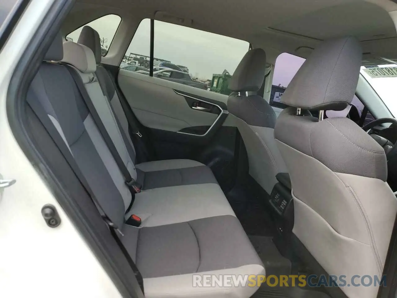 12 Фотография поврежденного автомобиля JTMRWRFV0MD135331 TOYOTA RAV4 2021