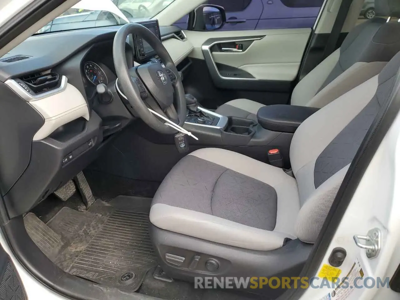 7 Фотография поврежденного автомобиля JTMRWRFV0MD135331 TOYOTA RAV4 2021
