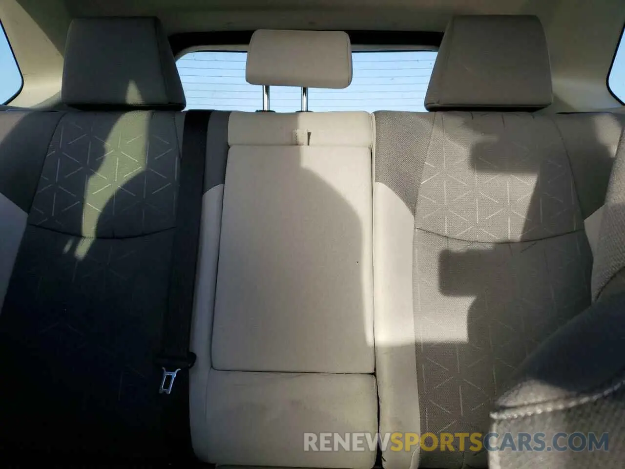 10 Фотография поврежденного автомобиля JTMW1RFVXMD062972 TOYOTA RAV4 2021
