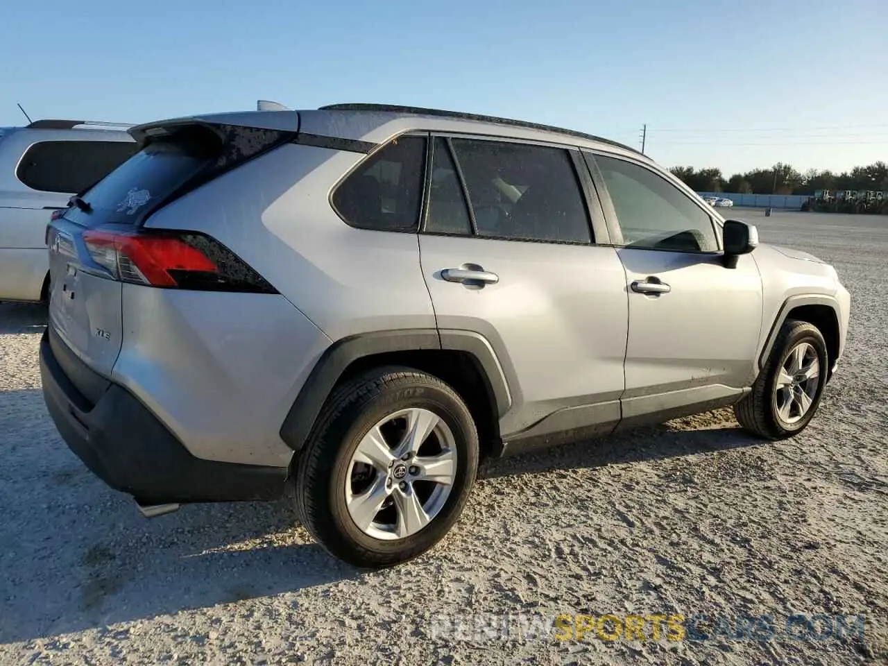3 Фотография поврежденного автомобиля JTMW1RFVXMD062972 TOYOTA RAV4 2021
