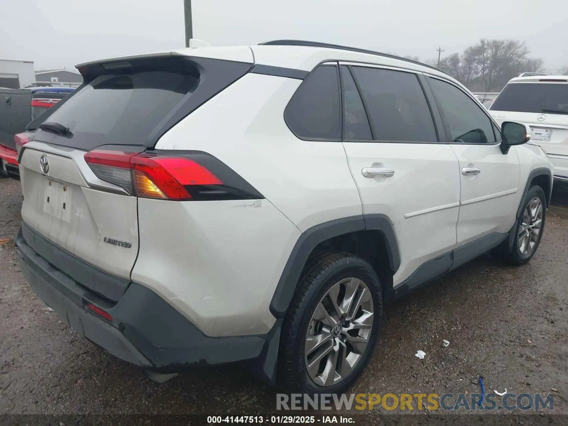 4 Фотография поврежденного автомобиля JTMY1RFV0MJ023477 TOYOTA RAV4 2021