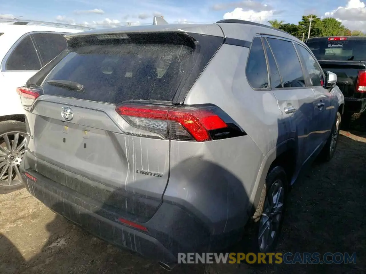 4 Photograph of a damaged car JTMY1RFV3MD072297 TOYOTA RAV4 2021