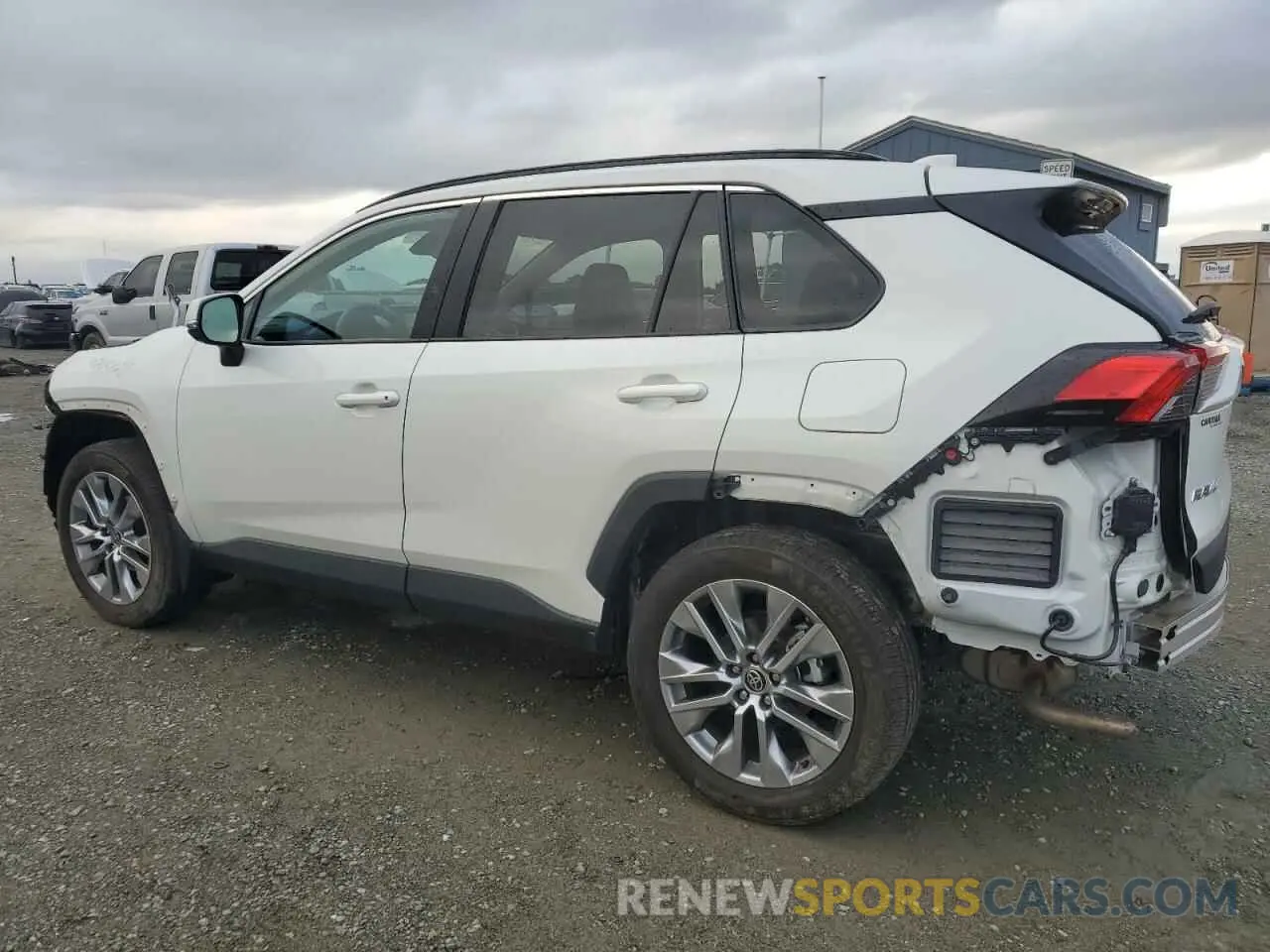 2 Photograph of a damaged car 2T3A1RFV1NW301310 TOYOTA RAV4 2022