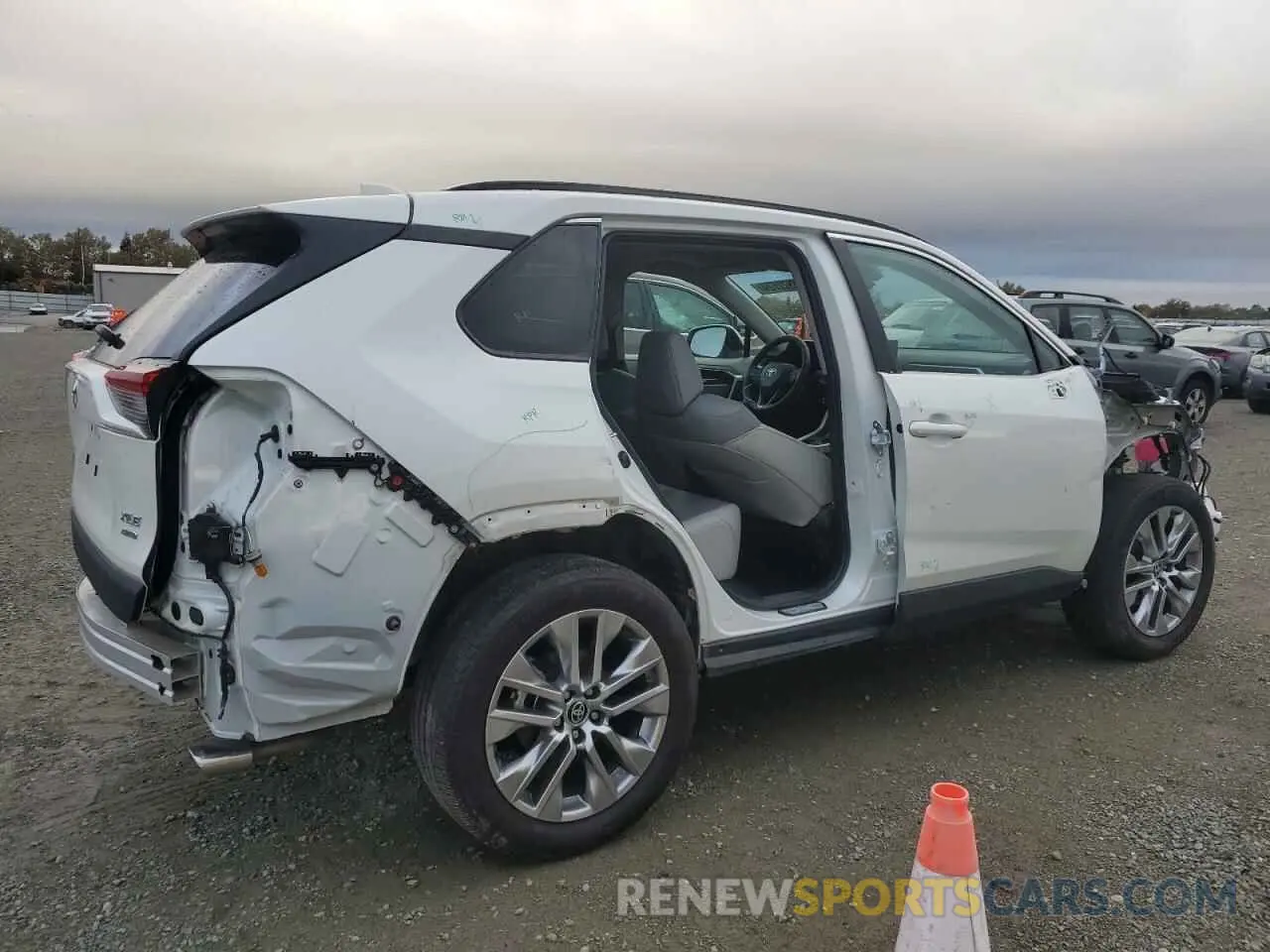 3 Photograph of a damaged car 2T3A1RFV1NW301310 TOYOTA RAV4 2022