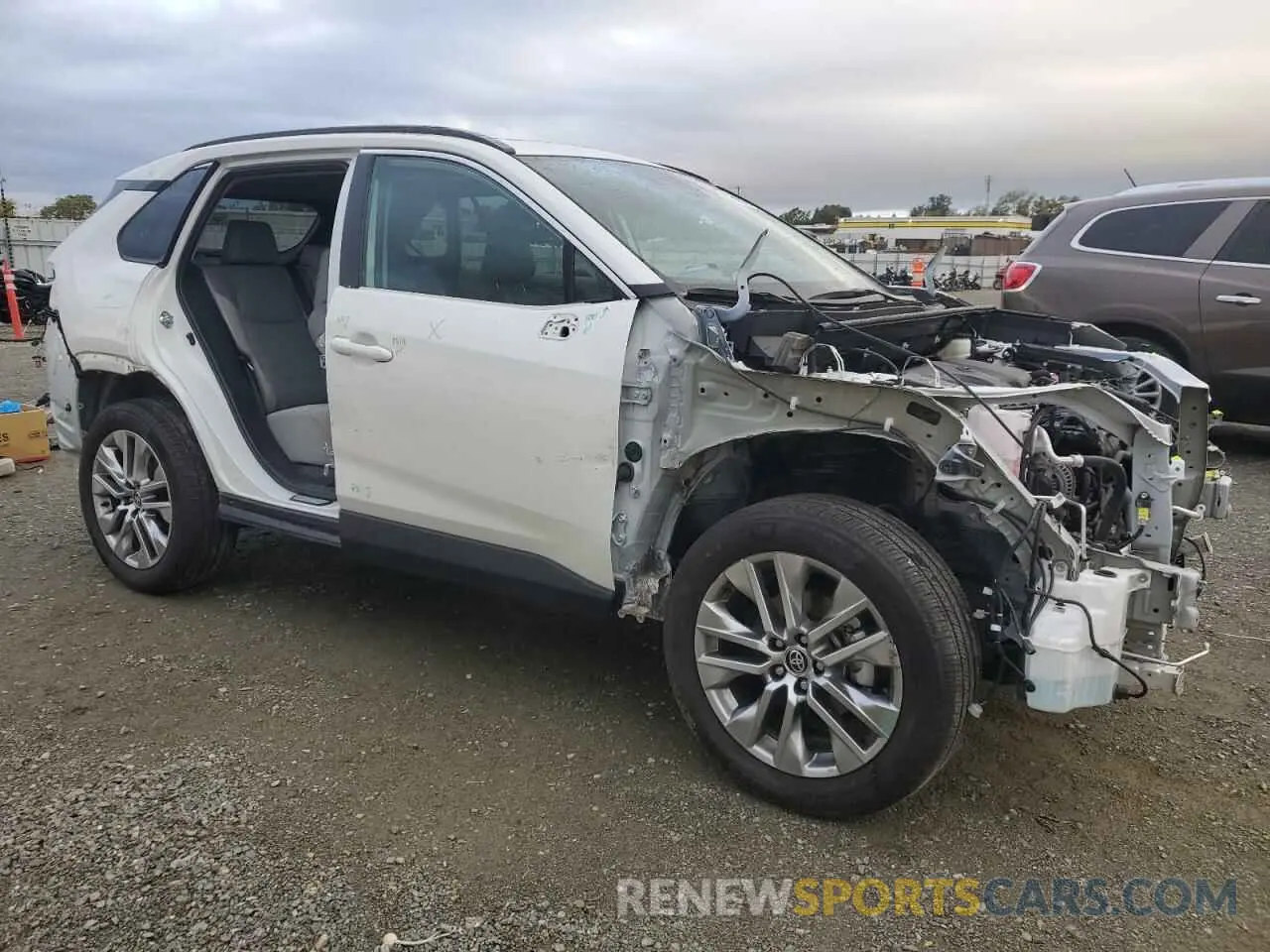 4 Photograph of a damaged car 2T3A1RFV1NW301310 TOYOTA RAV4 2022