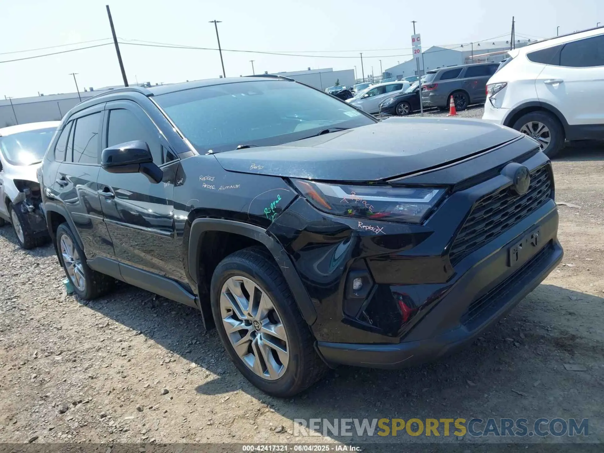 1 Photograph of a damaged car 2T3A1RFV2NC283403 TOYOTA RAV4 2022