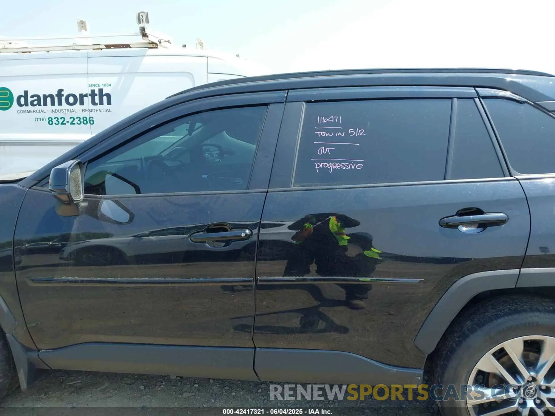 14 Photograph of a damaged car 2T3A1RFV2NC283403 TOYOTA RAV4 2022