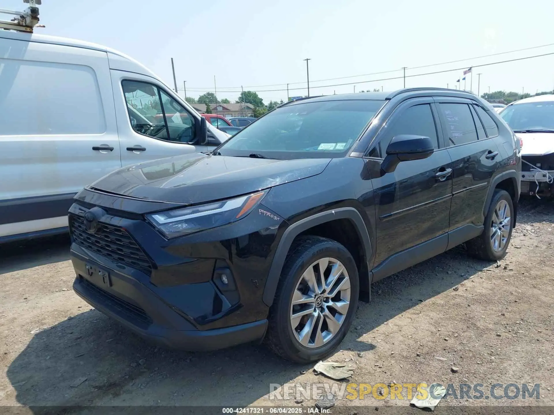 2 Photograph of a damaged car 2T3A1RFV2NC283403 TOYOTA RAV4 2022